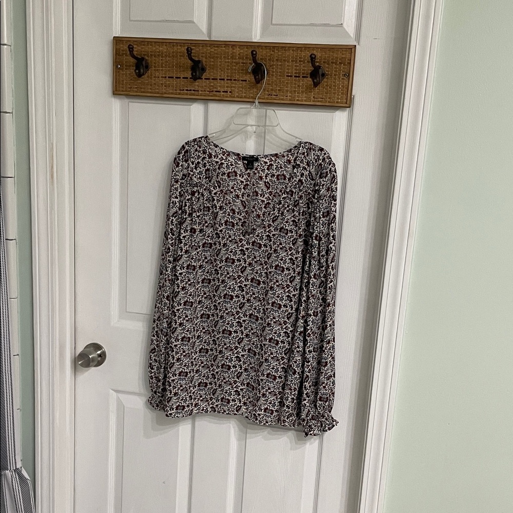 Ann Taylor Black and White Patterned Blouse